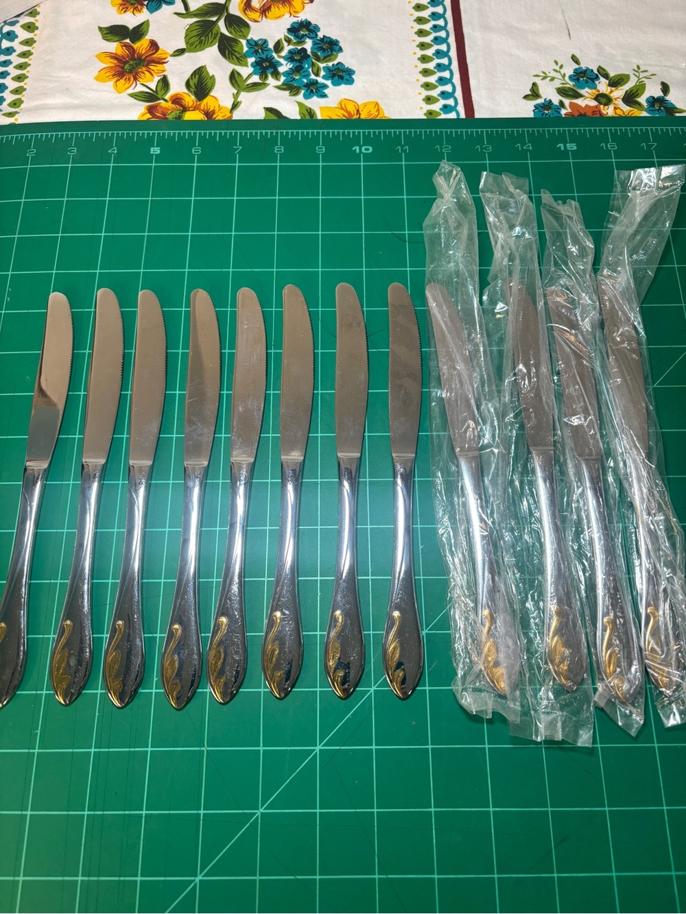 Gottinghen 24K Gold-Accent 18/10 Stainless Steel Dinner Knives - Set of 12